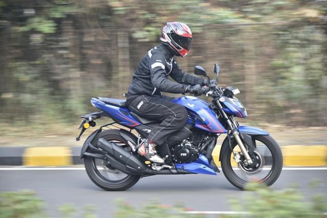 Front Right Three Quarter Image - 27083