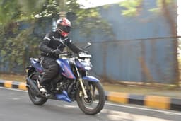 TVS Apache RTR 200 4V Front Left Three Quarter