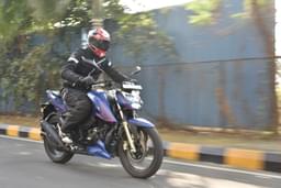 Tvs Apache Rtr 200 4v Front Left Three Quarter