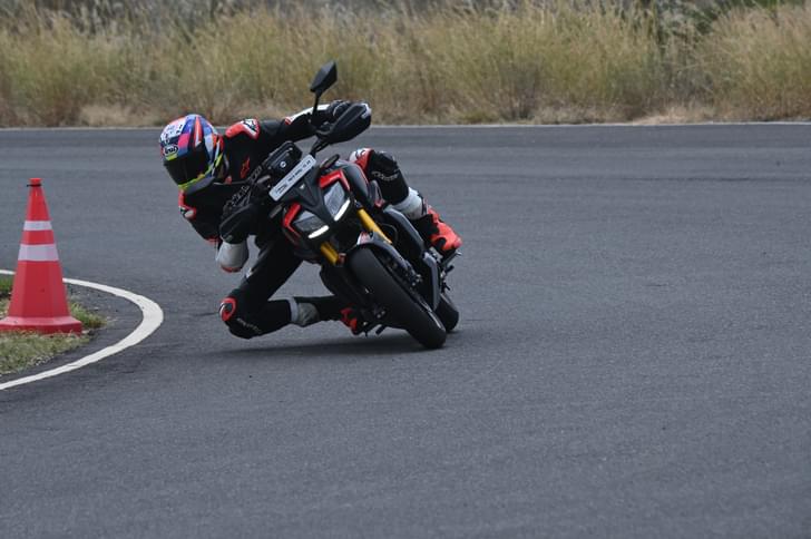 Tvs Apache Rtr 310 Front Left Three Quarter