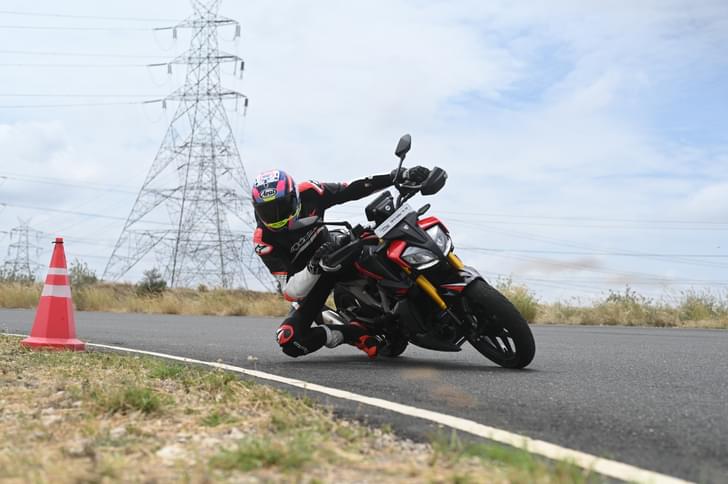 Tvs Apache Rtr 310 Front Left Three Quarter