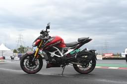 Tvs Apache Rtr 310 Front Right Three Quarter