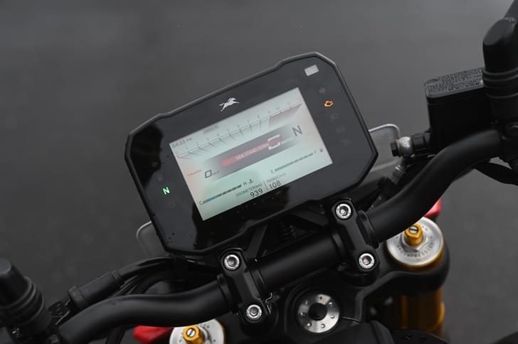 Tvs Apache Rtr 310 Color Black, Silver, Red, Gold