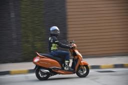 Tvs Jupiter 125 Front Right Three Quarter