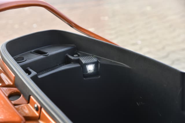 Closed Fuel Lid Image - 27194