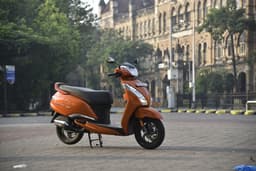 Tvs Jupiter 125 Front Left Three Quarter