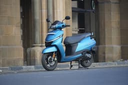 TVS Jupiter Front Right Three Quarter