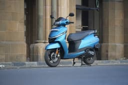 TVS Jupiter Front Right Three Quarter