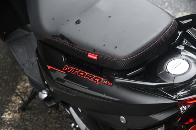 Closed Fuel Lid Image - 27233