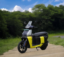 Tvs Orbiter Front Right Three Quarter