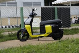 Tvs Orbiter Front Right Three Quarter