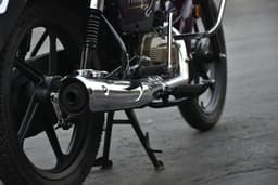 TVS Radeon Color Black