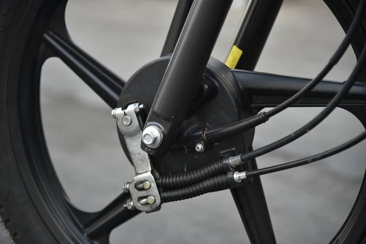 Tvs Radeon Color Black