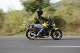 Tvs Raider 125 Front Right Three Quarter