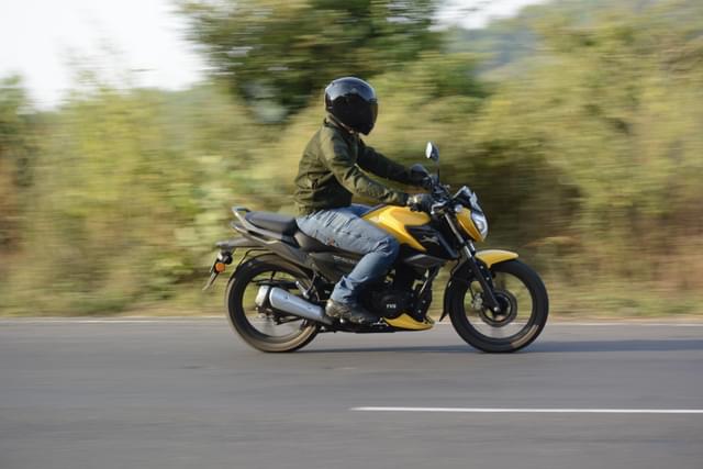 Front Right Three Quarter Image - 27345