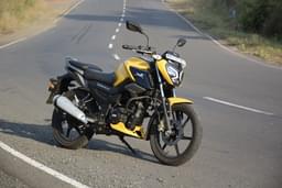 Tvs Raider 125 Front Left Three Quarter