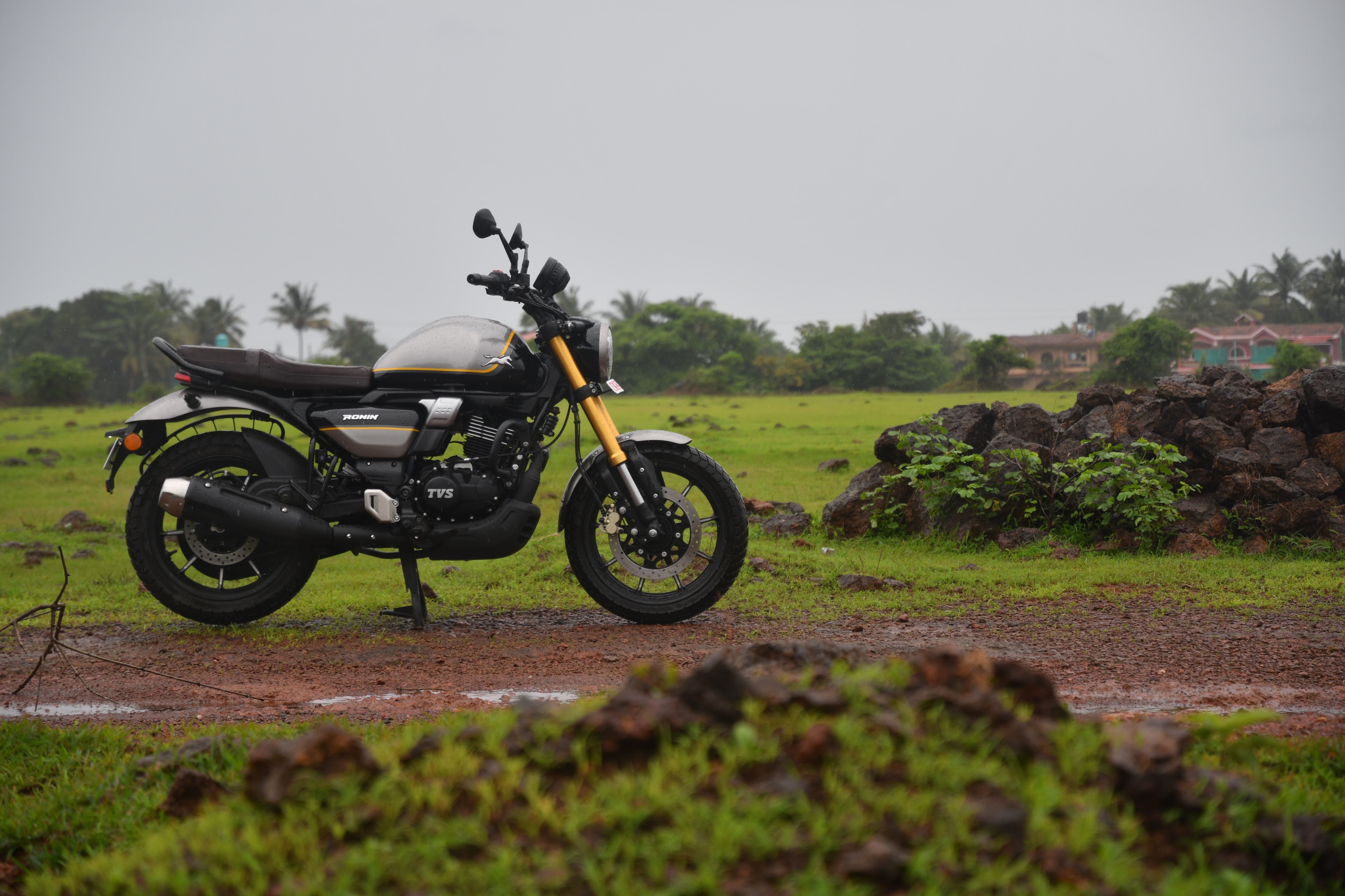 My preferences are reliability, performance, and softer suspension. I am 5′7″ tall and upgrading from a Hornet 160R to a more fun bike under ₹3 lakh. My commute is 95 % Mumbai traffic, so I need a...