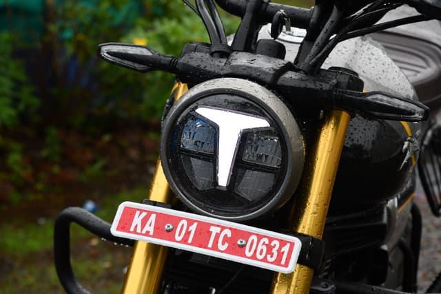Headlight Image - 27404