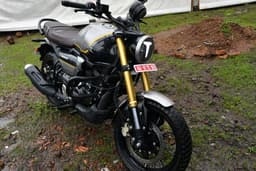 Tvs Ronin Front Right Three Quarter