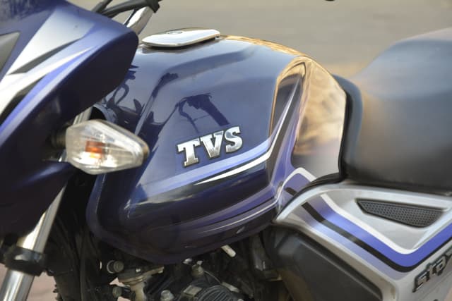 Closed Fuel Lid Image - 27463