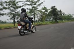 Tvs Xl 100 Front Right Three Quarter