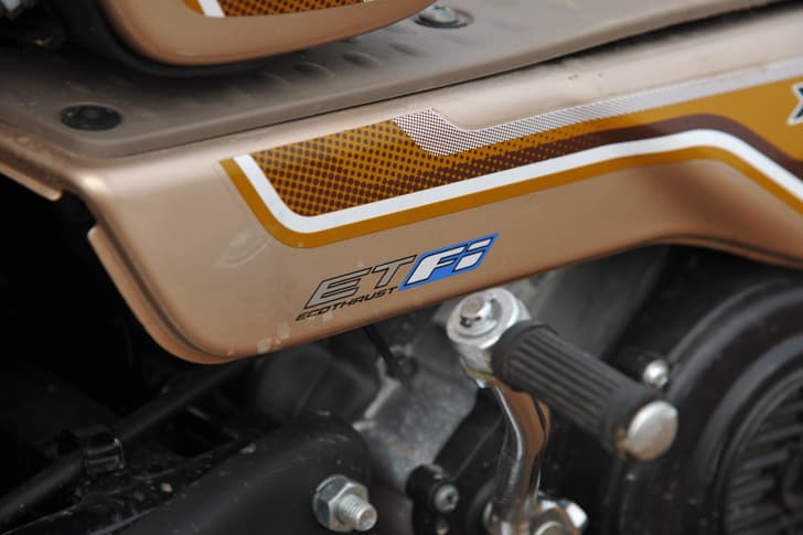 TVS XL 100 Color Gold