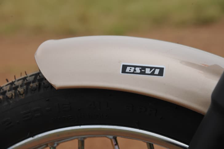 TVS XL 100 Color Gold