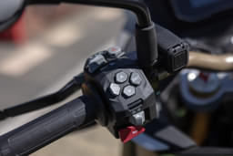 Tvs Apache Rtx 300 Color Black