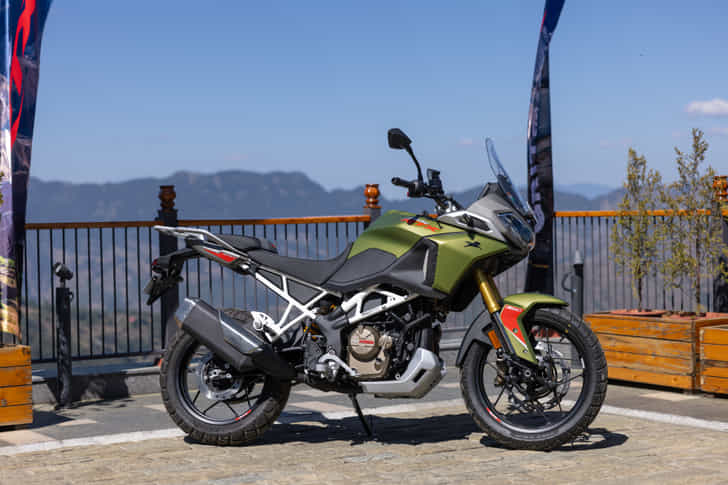 TVS Apache RTX