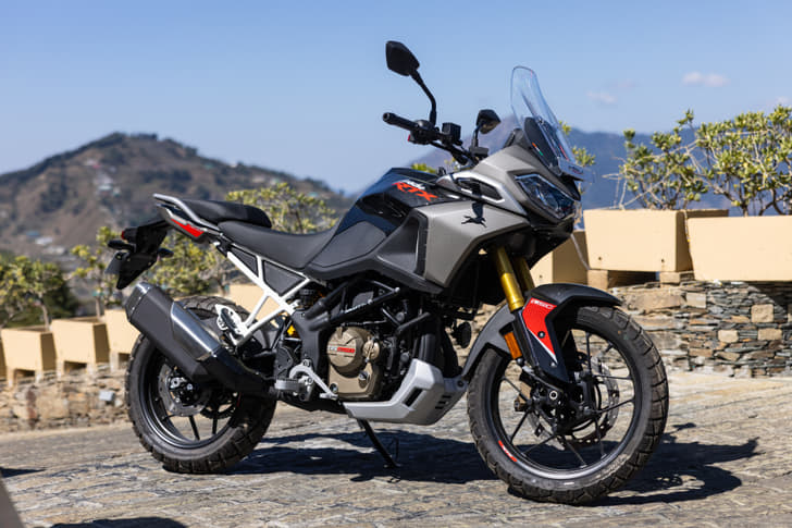 TVS Apache RTX 300 TVS Apache RTX 300