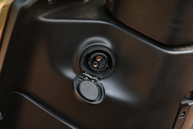 Open Fuel Lid Image - 27167