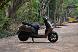 TVS iQube Front Right Three Quarter