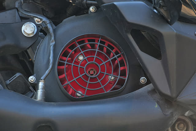 Engine Shot Right Image - 31005