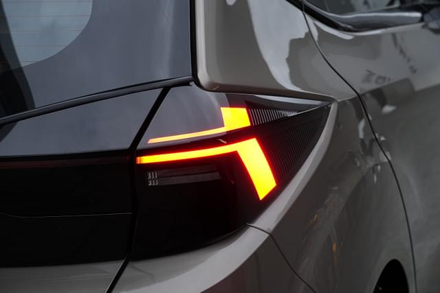 Rear View Image - 4793