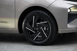 Tata Altroz Front Left Three Quarter