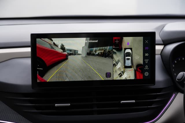 Infotainment System Image - 4784