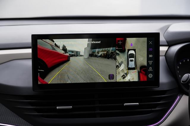 Infotainment System Image - 4784