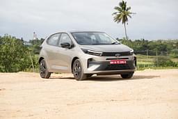 Tata Altroz Front Right Three Quarter