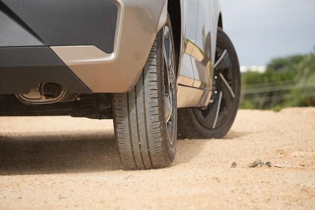 Alloy Wheels Image - 4772
