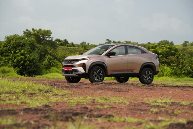 Tata Curvv Front Right Three Quarter