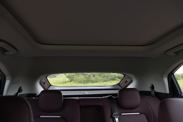Roof Interior Image - 2233