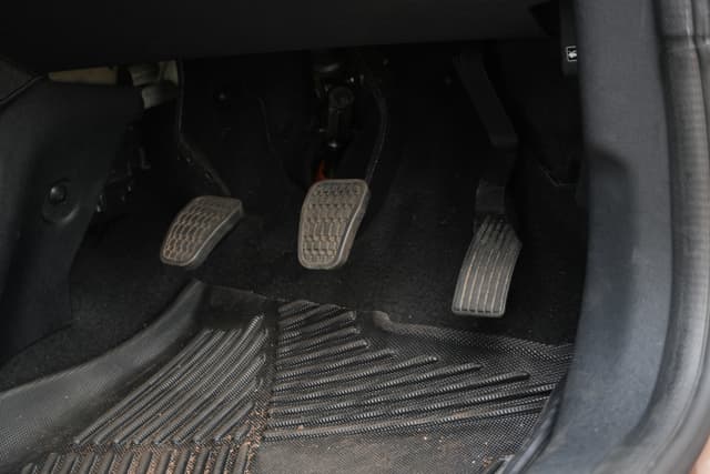 Foot Controls Image - 2238
