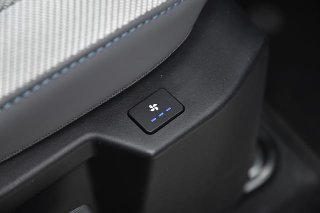 Driver Ventilated Seat Image - 775