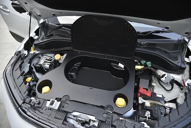 Open Bonnet Engine Shot Image - 803