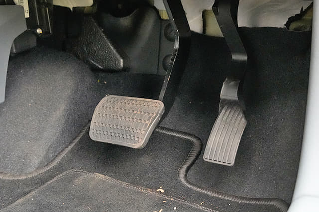 Foot Controls Image - 33259