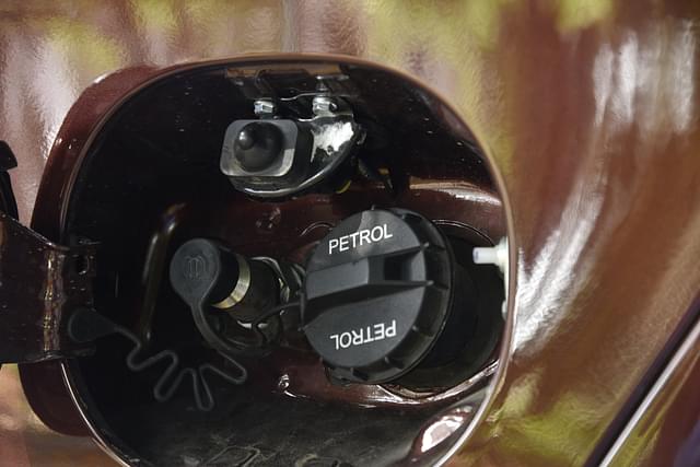 Open Fuel Lid Image - 10267
