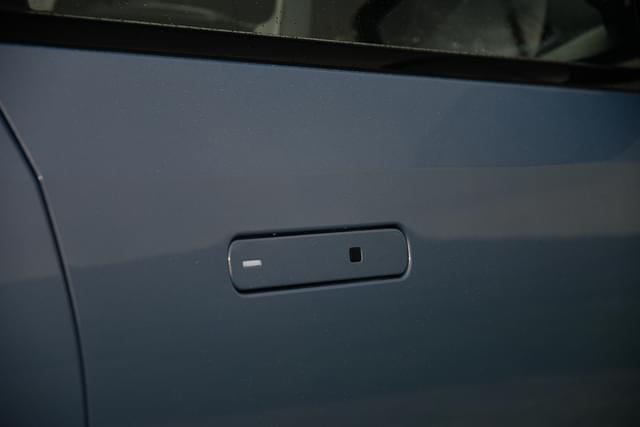Door Controls Image - 9651