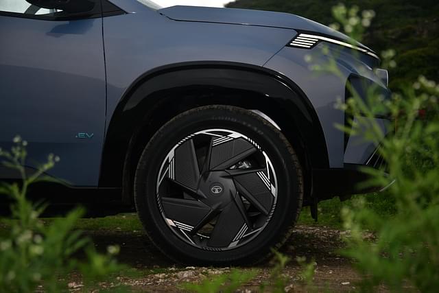 Alloy Wheels Image - 9698