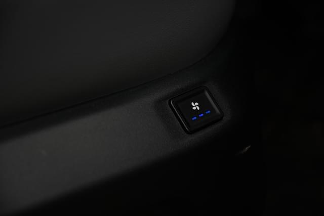 Seat Heating Cooling Controls Image - 9942