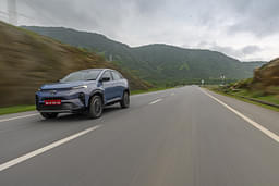 Tata Curvv Ev Front Right Three Quarter